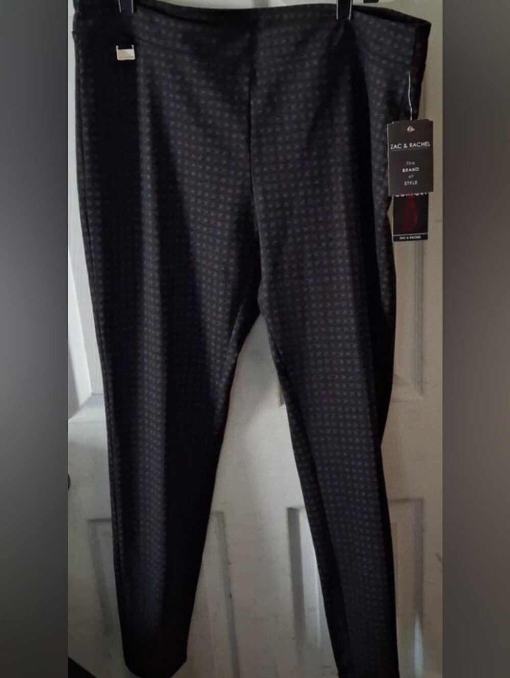 Zac & Rachel - Women's Black/Burgundy Pull On Casual Stretch Pants. Size XL NWT